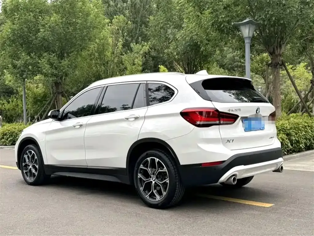 BMW X1 — фото 8