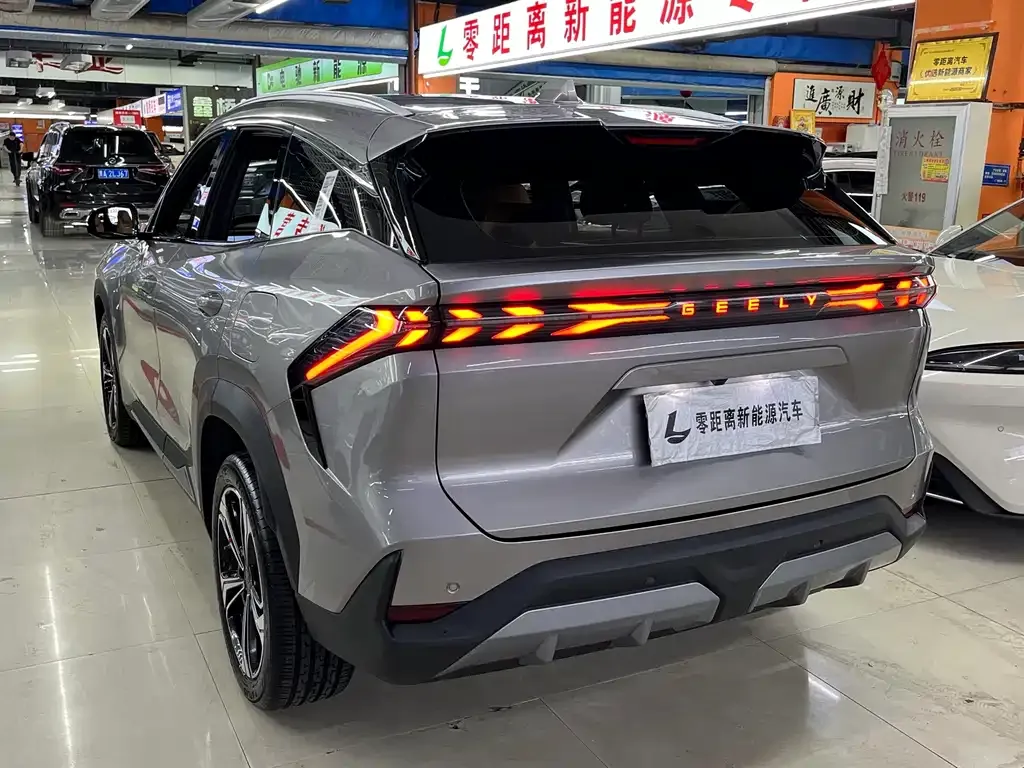 Geely Galaxy L7 — фото 10