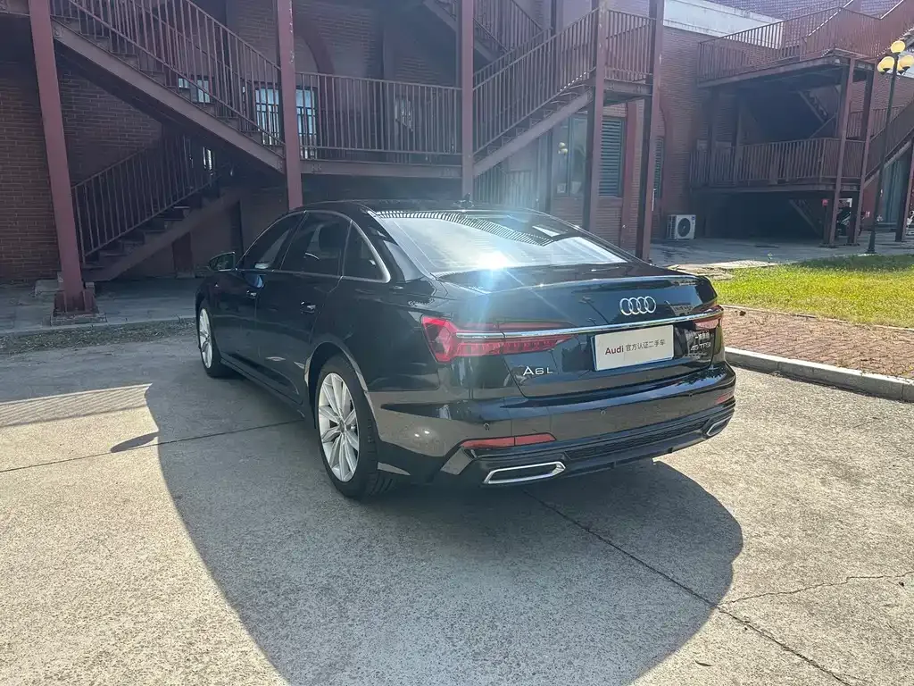 Audi A6L — фото 5