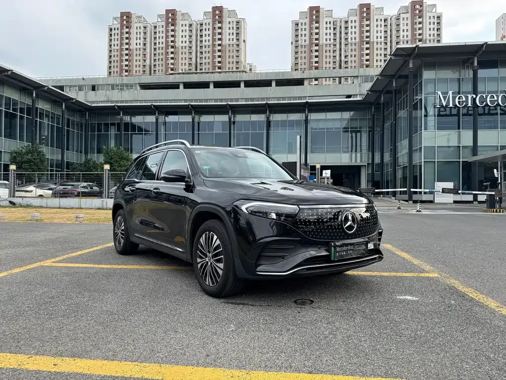 Mercedes-Benz EQB — фото 10