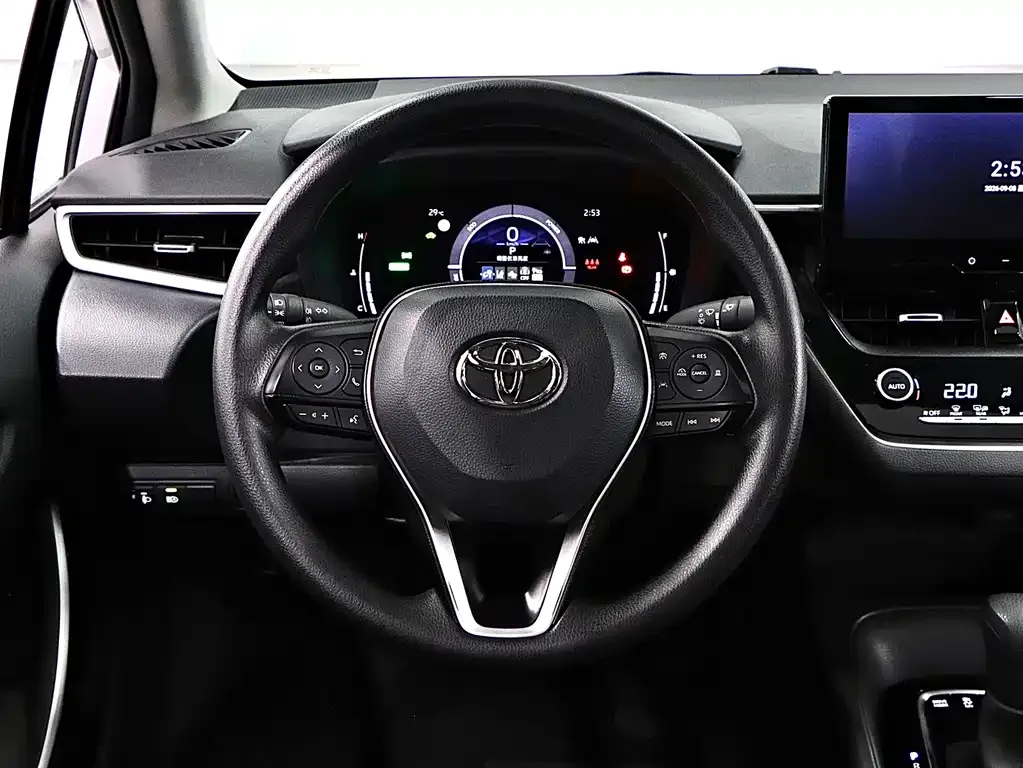 Toyota Corolla — фото 10