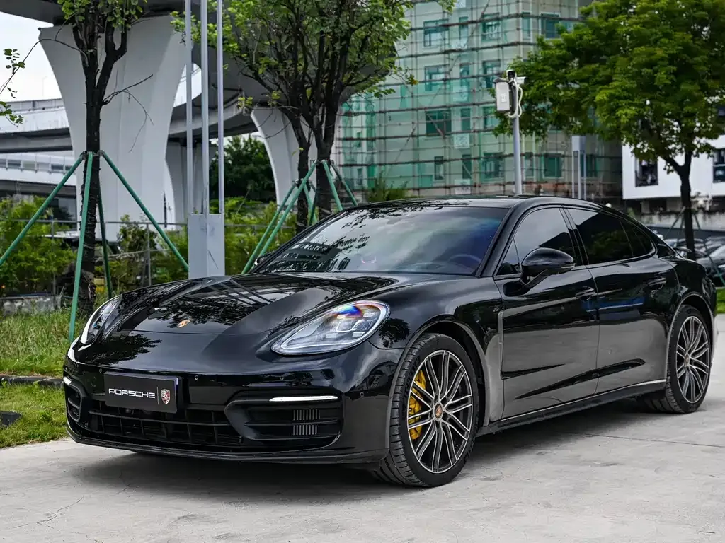 Porsche Panamera — фото 1