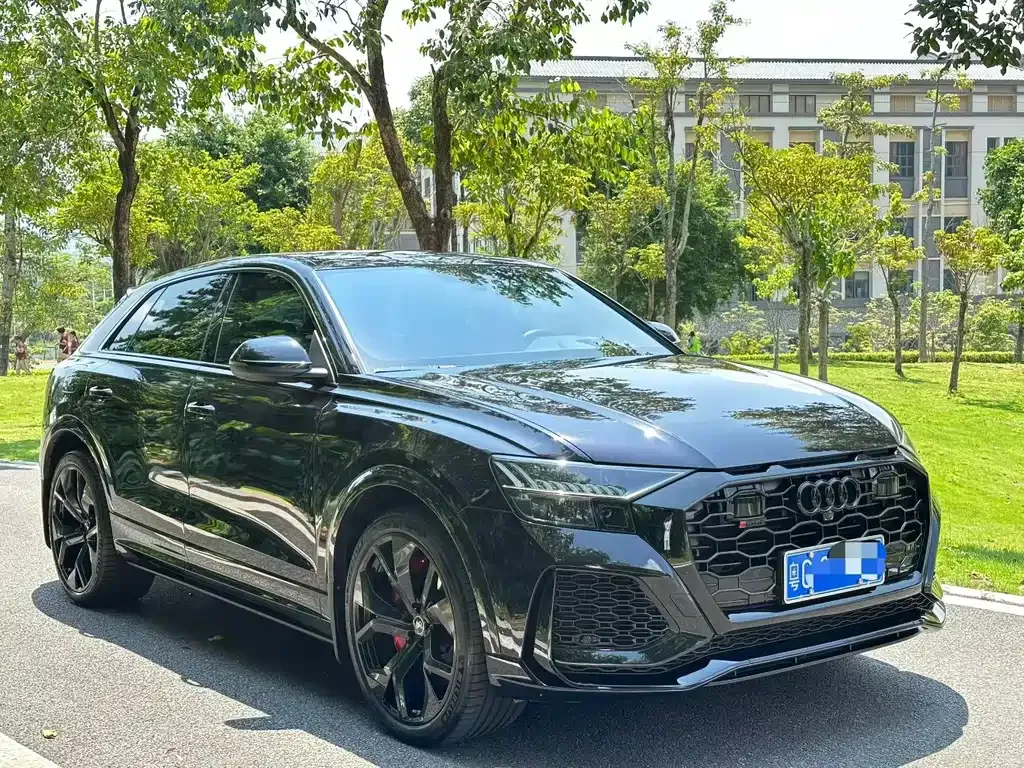 Audi RS Q8 — фото 4