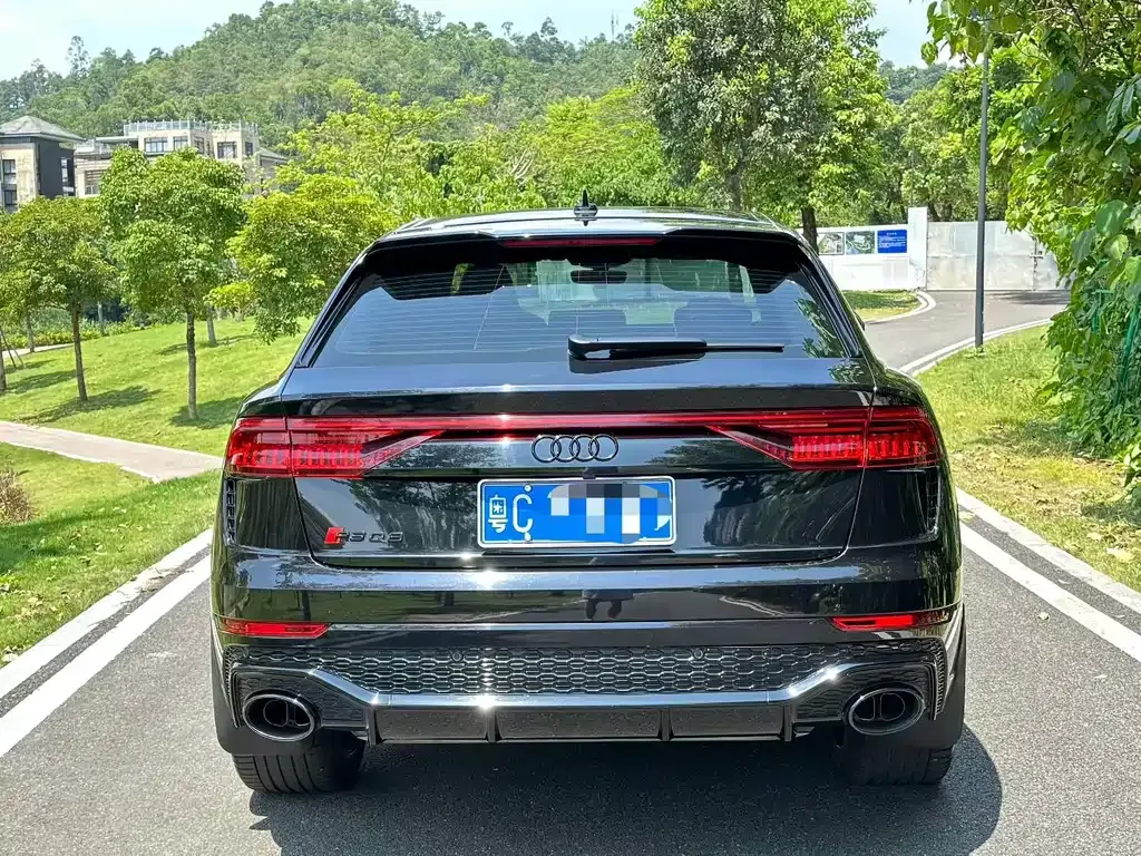 Audi RS Q8 — фото 6