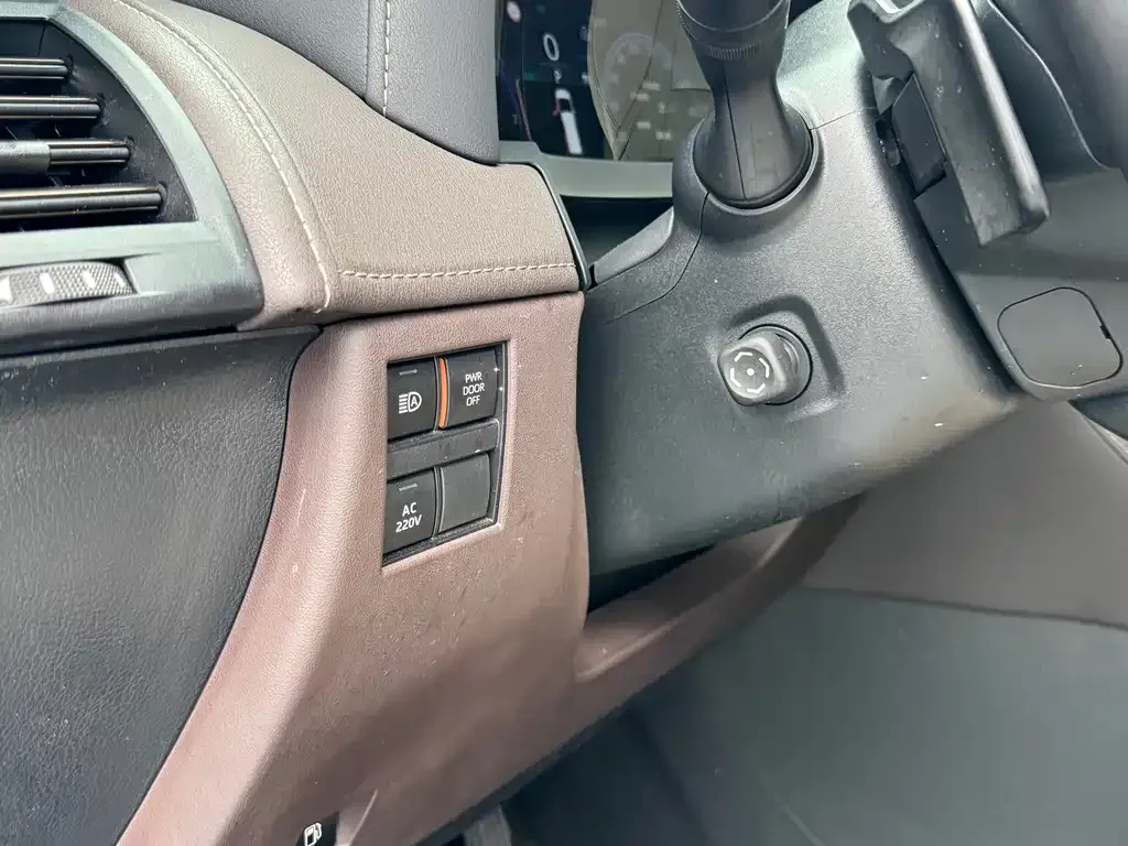 Toyota Alphard — фото 6