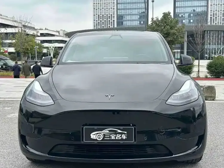 Tesla Model Y — фото 5