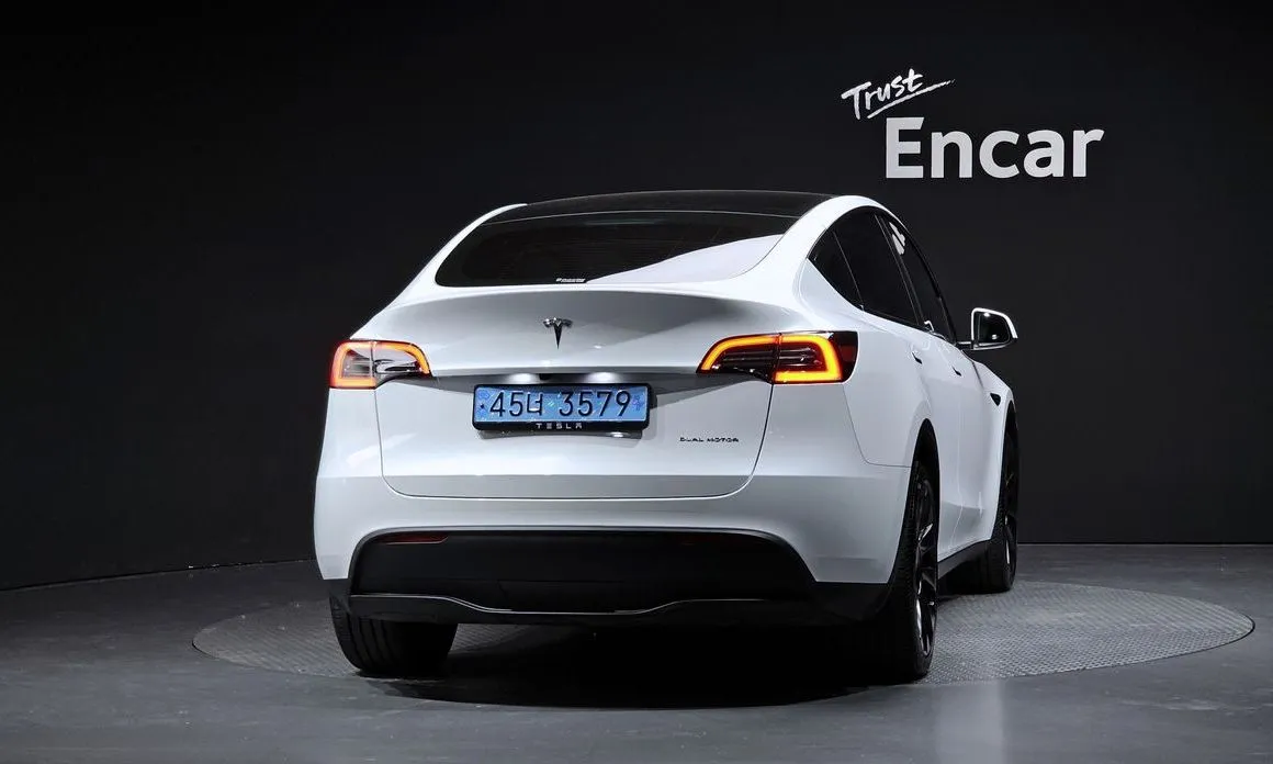 Tesla Model Y — фото 4