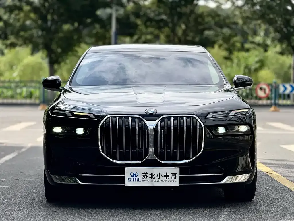 BMW 7 Series — фото 3