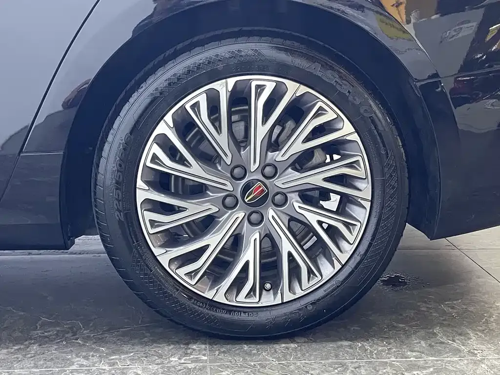 Hongqi H5 — фото 10