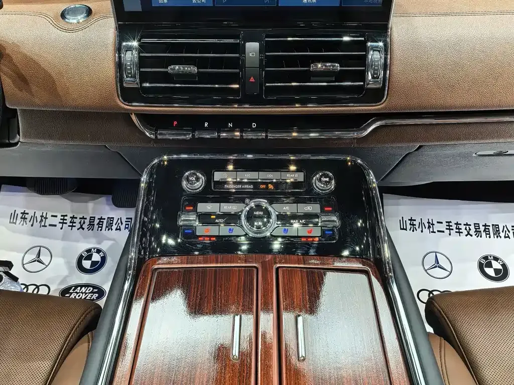 Lincoln Navigator — фото 10
