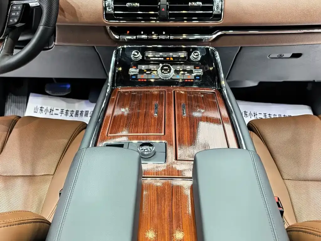 Lincoln Navigator — фото 9