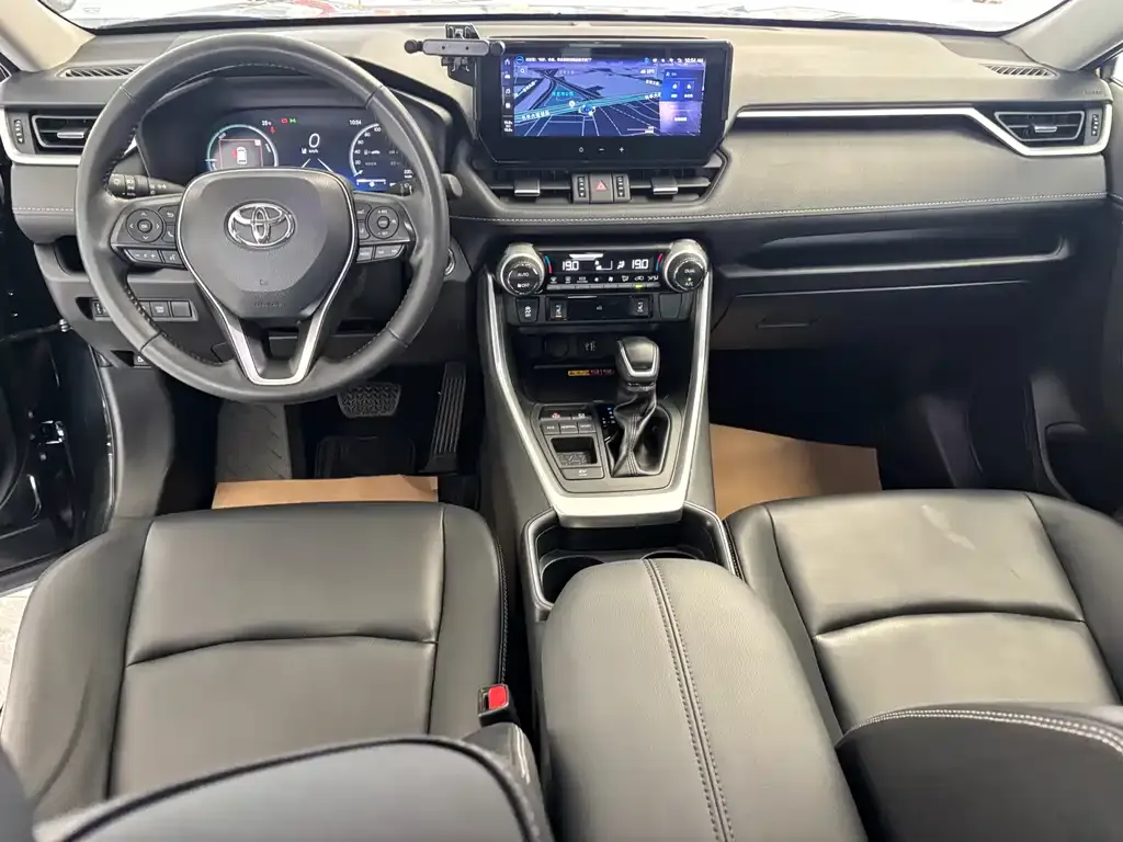 Toyota RAV4 — фото 10