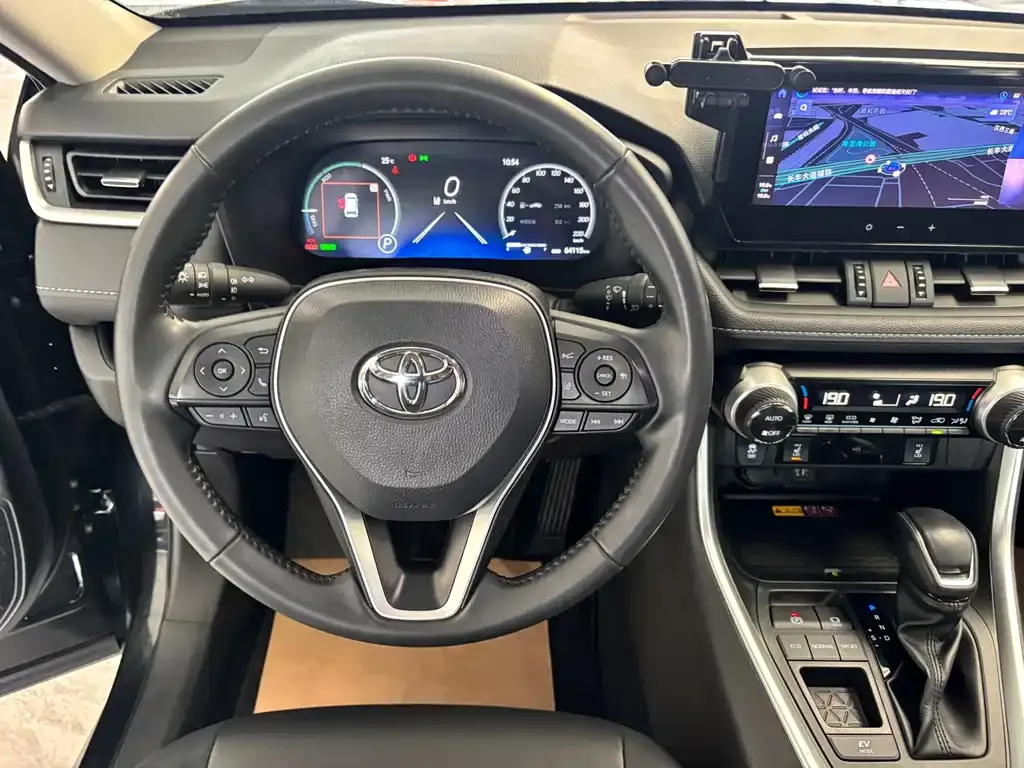 Toyota RAV4 — фото 4