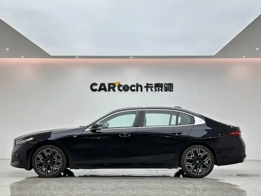 BMW 5 Series — фото 2