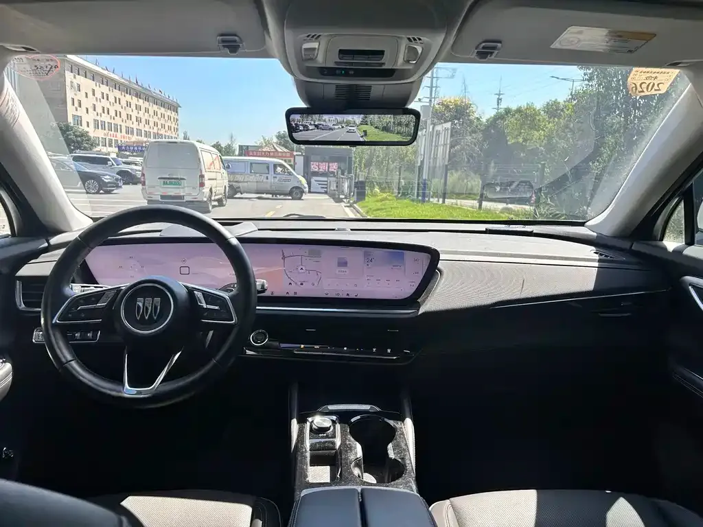 Buick Envision Plus — фото 7
