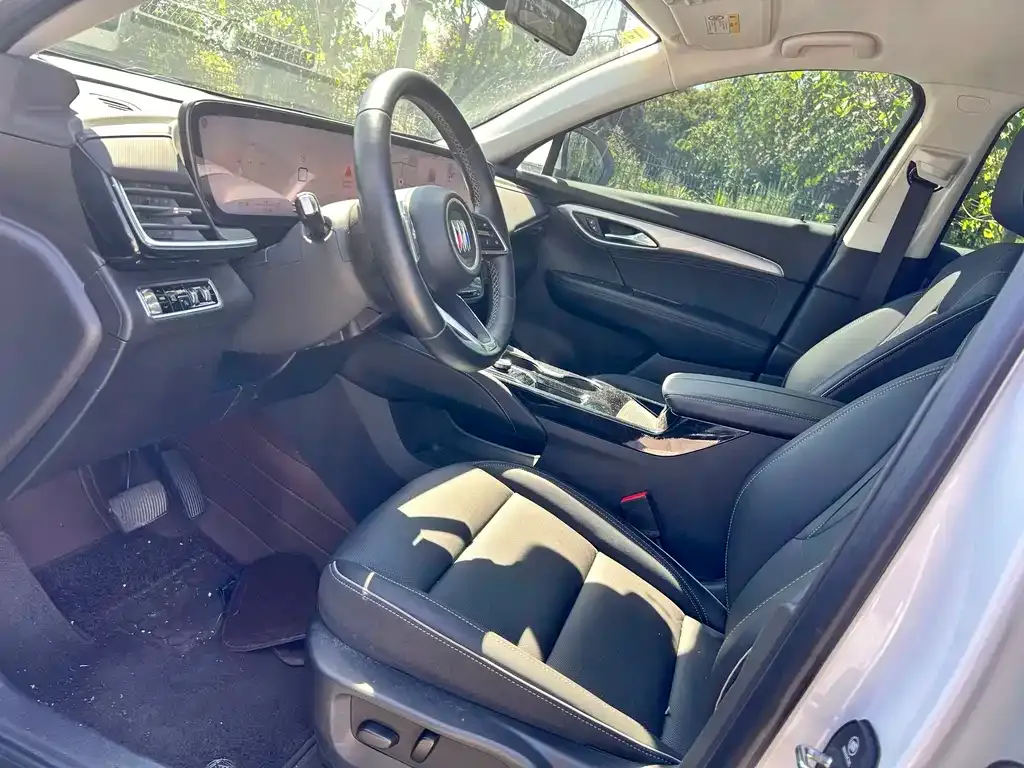 Buick Envision Plus — фото 10