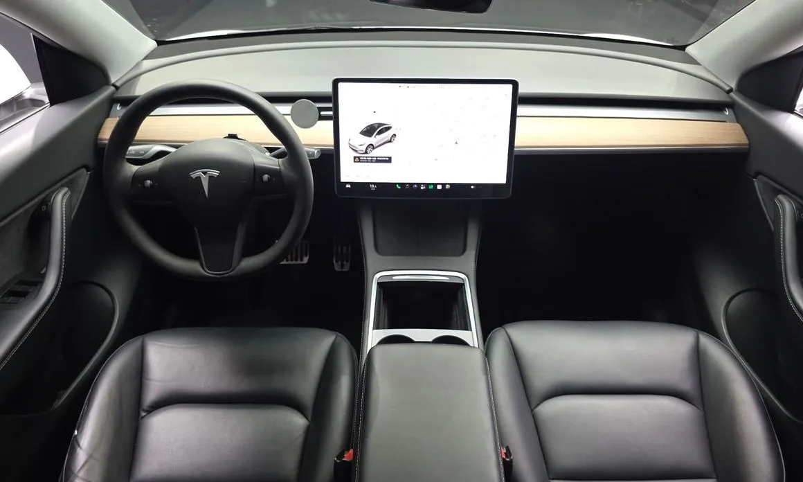 Tesla Model Y — фото 5