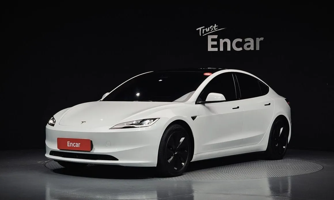 Tesla Model 3 — фото 1
