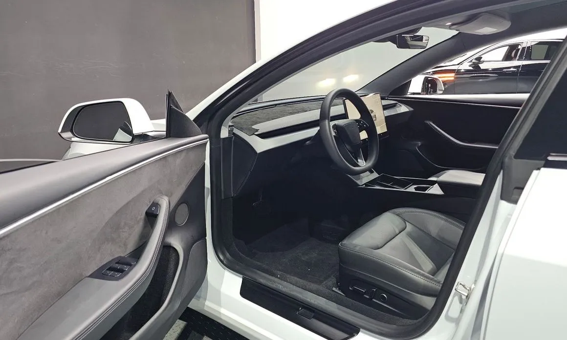Tesla Model 3 — фото 4