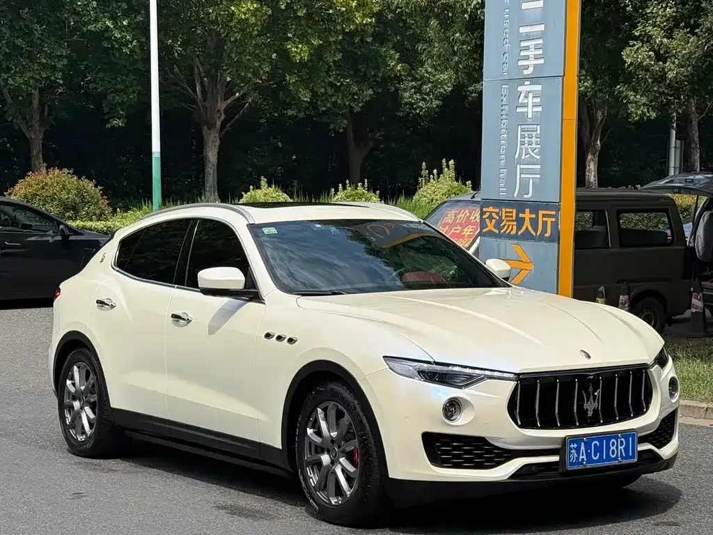 Maserati Levante — фото 8