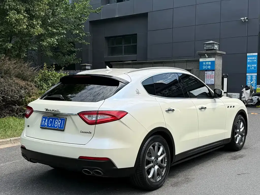 Maserati Levante — фото 5