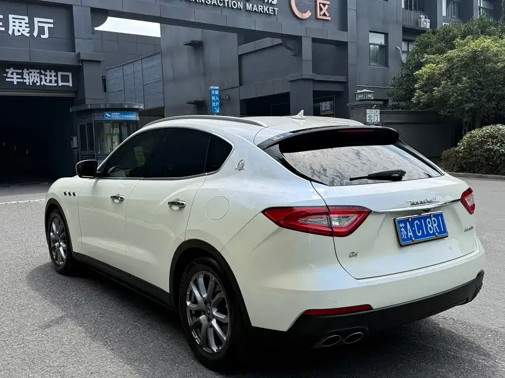 Maserati Levante — фото 9