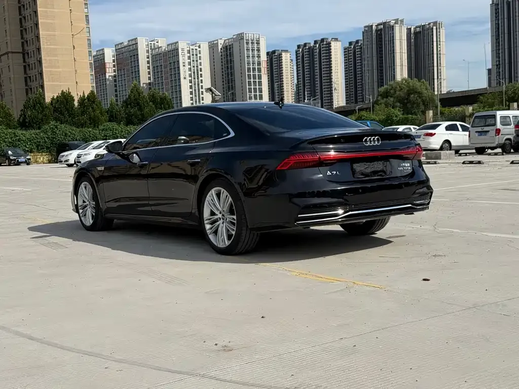 Audi A7L — фото 3