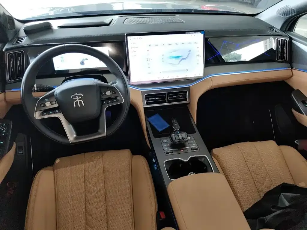 BYD L DM-i — фото 9