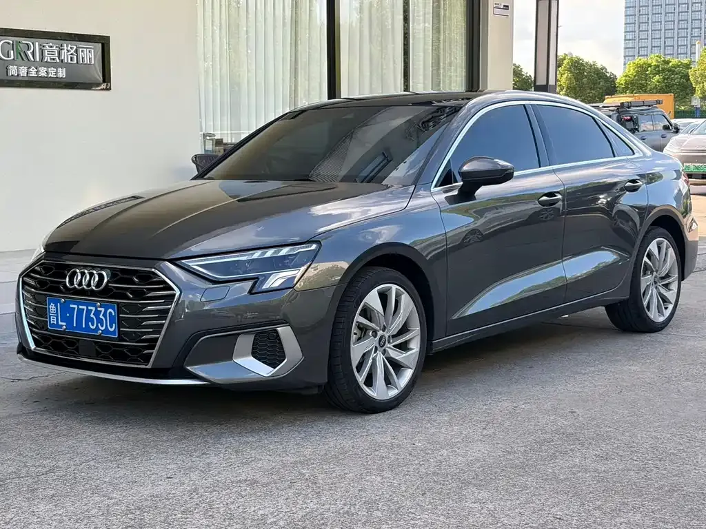 Audi A3 — фото 1