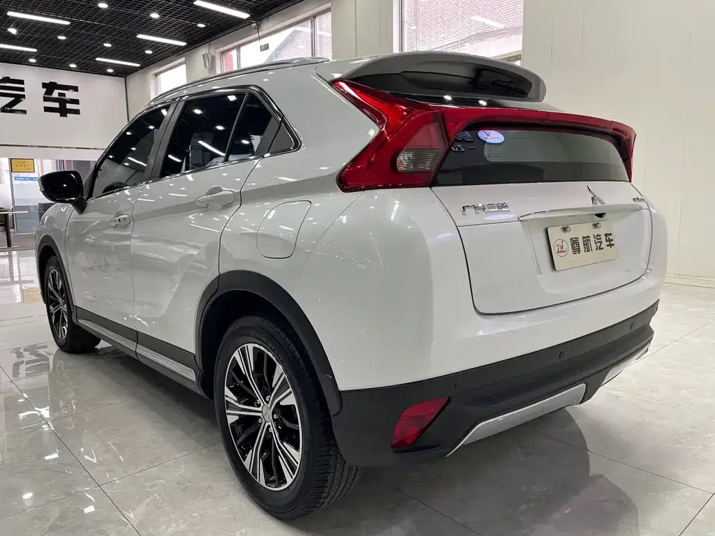 Mitsubishi Eclipse Cross — фото 3