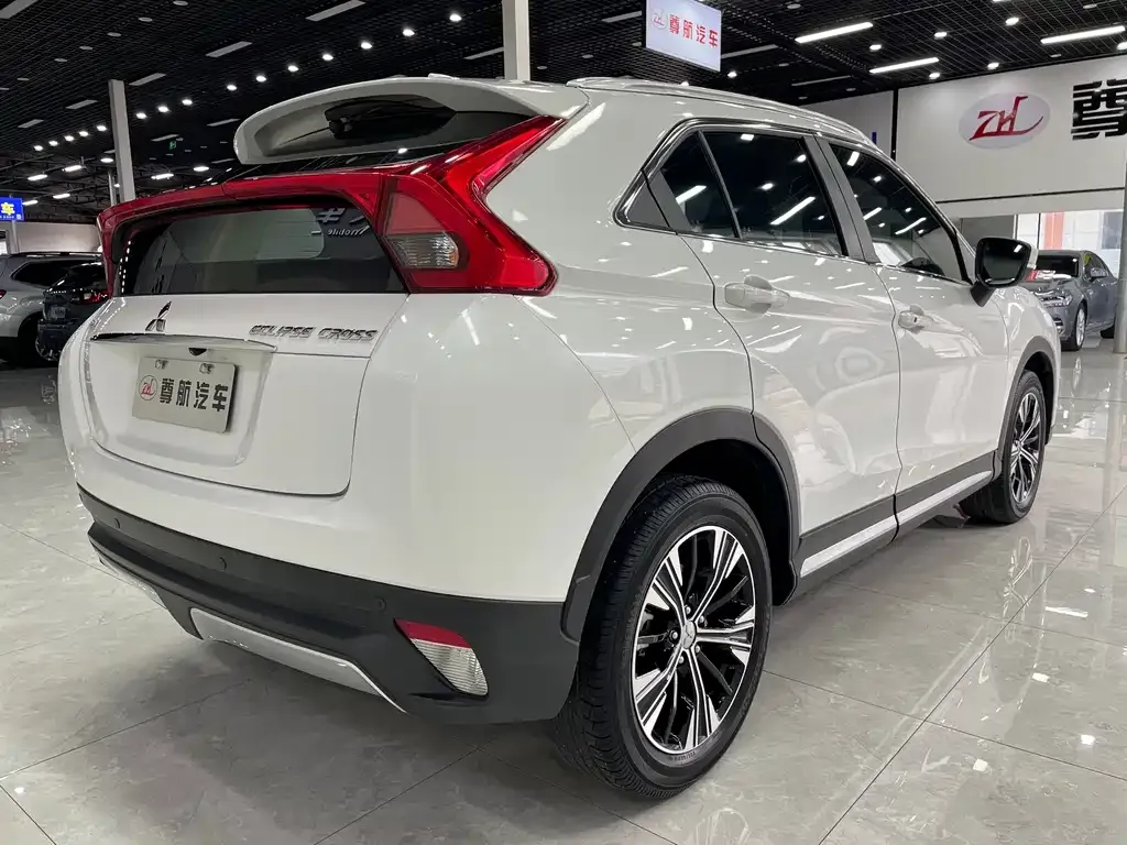 Mitsubishi Eclipse Cross — фото 5