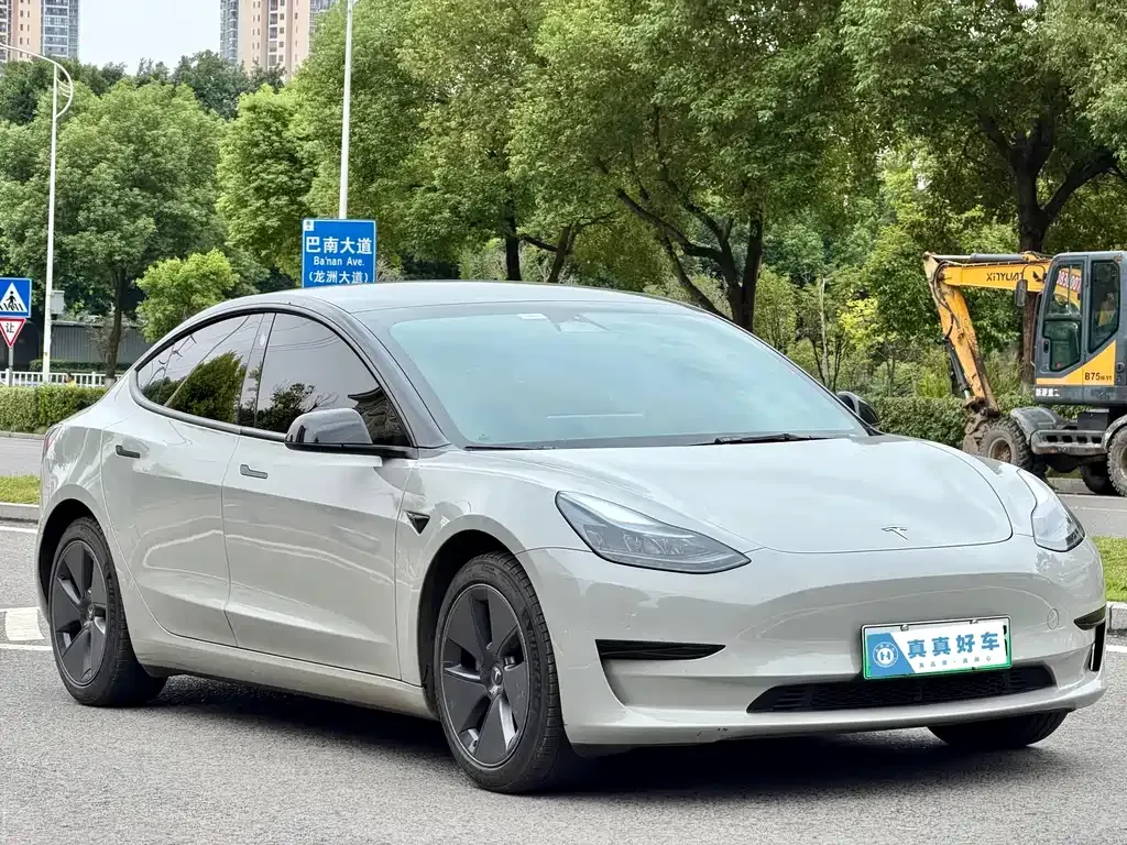 Tesla Model 3 — фото 10