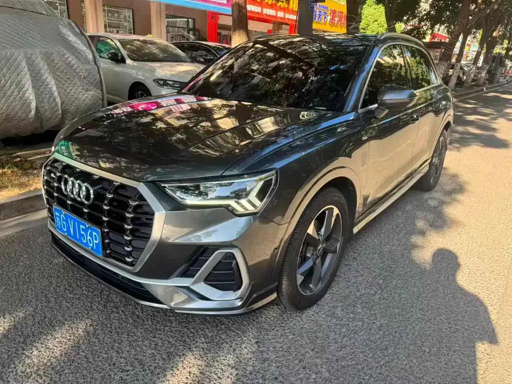 Audi Q3 — фото 1