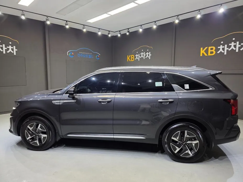 Kia Sorento — фото 7