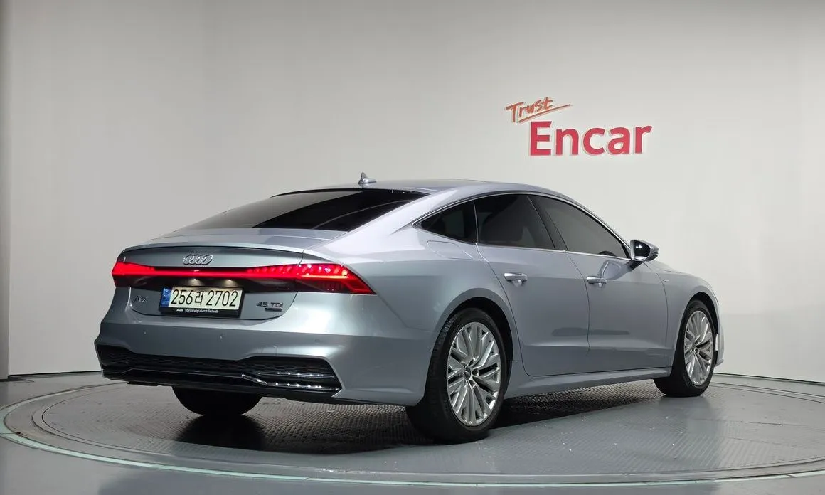 Audi A7 — фото 2
