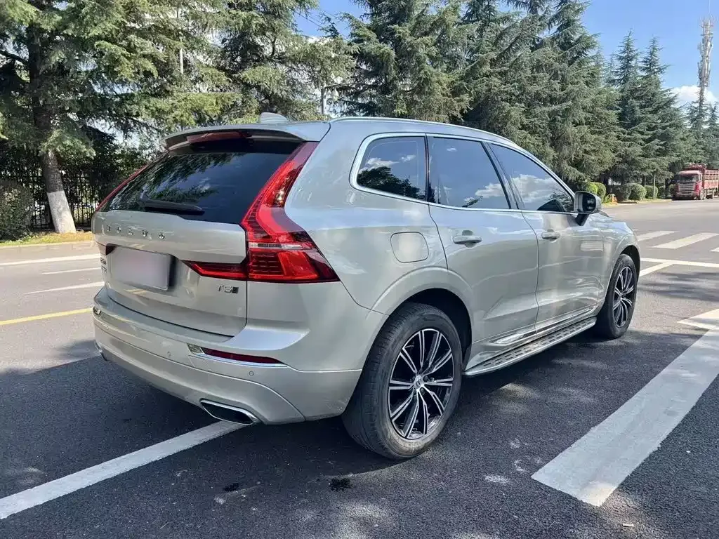 Volvo XC60 — фото 6