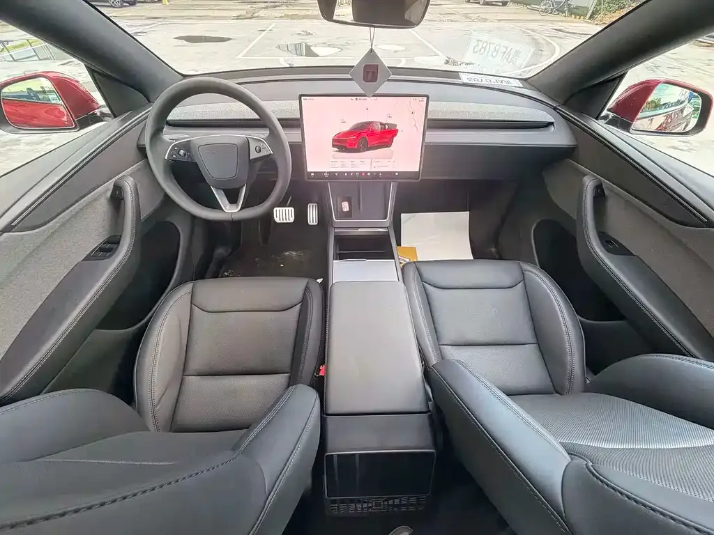 Tesla Model Y — фото 2