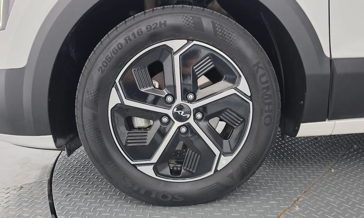 Kia Niro — фото 10