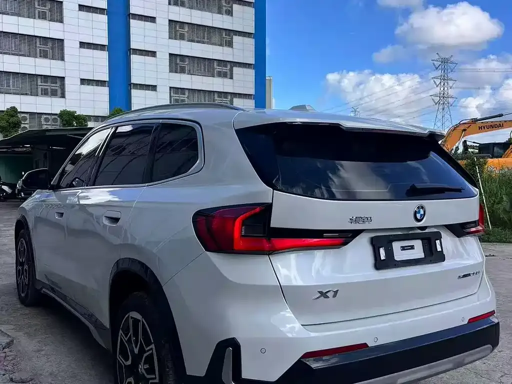 BMW X1 — фото 10