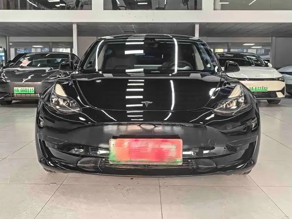 Tesla Model 3 — фото 8