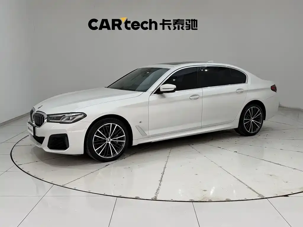 BMW 5 Series — фото 1