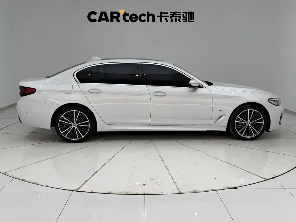 BMW 5 Series — фото 5