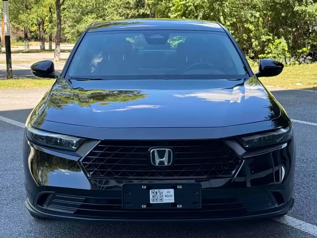Honda Accord — фото 1
