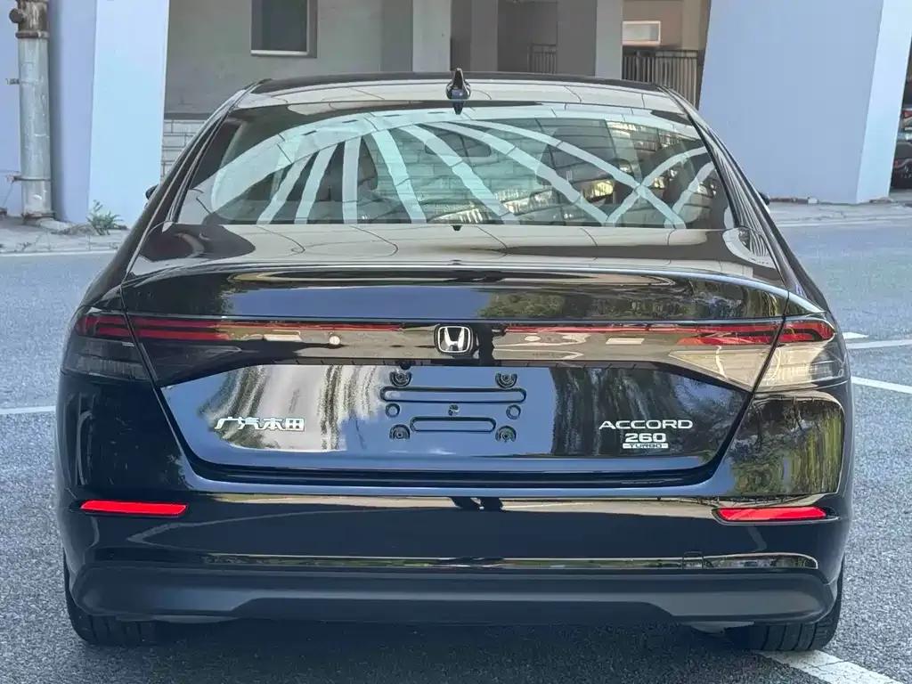 Honda Accord — фото 8