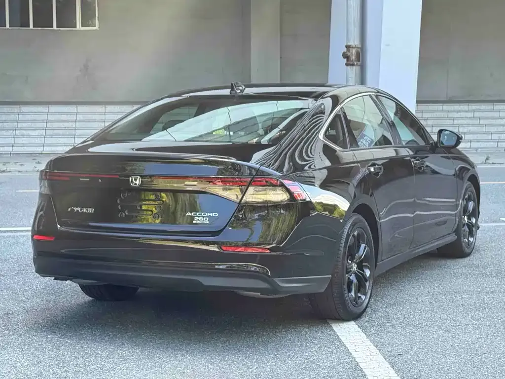 Honda Accord — фото 9