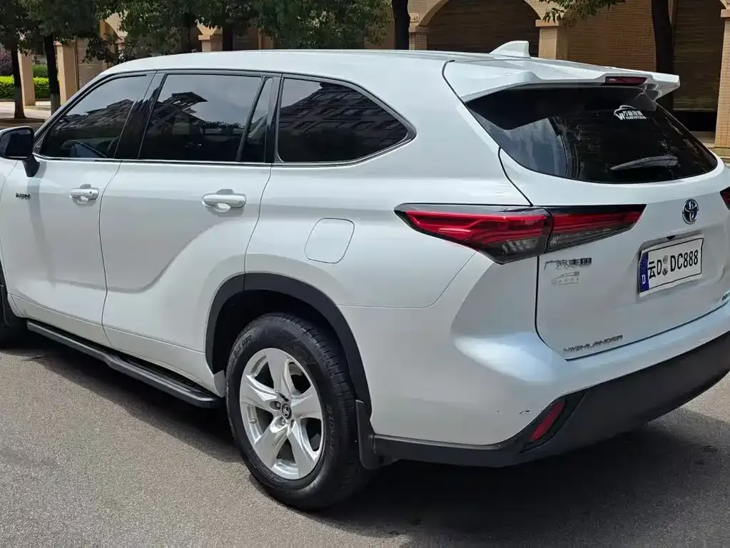 Toyota Highlander — фото 5
