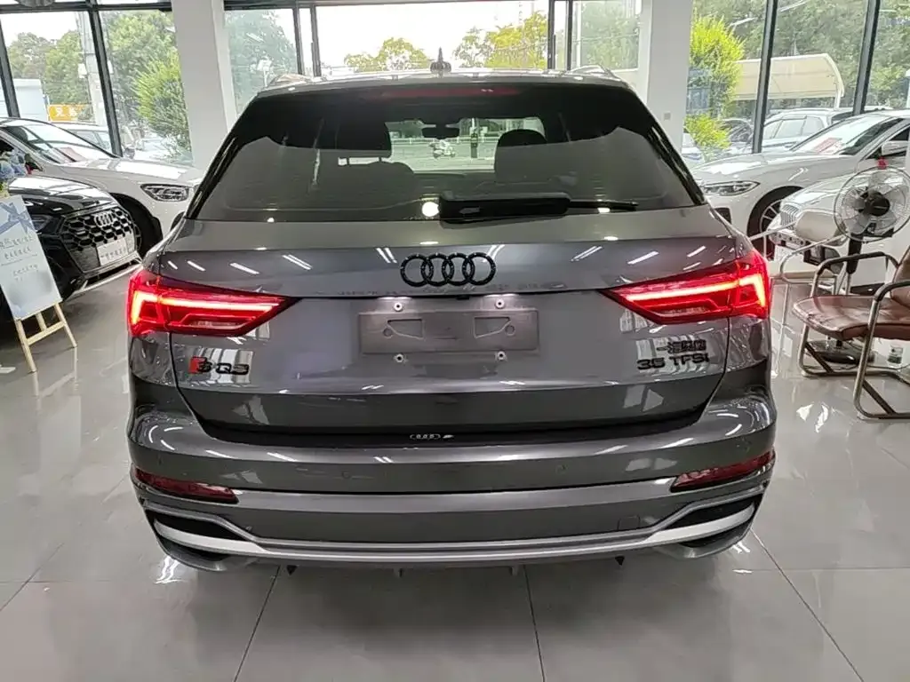 Audi Q3 — фото 10