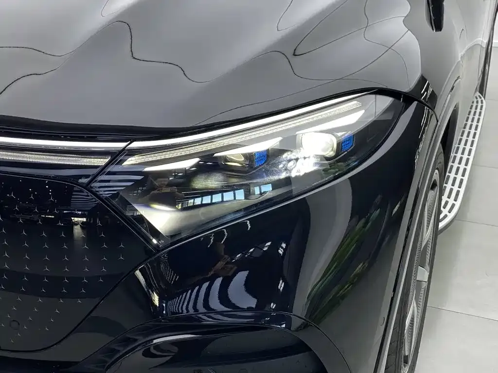 Mercedes-Benz EQS SUV — фото 3
