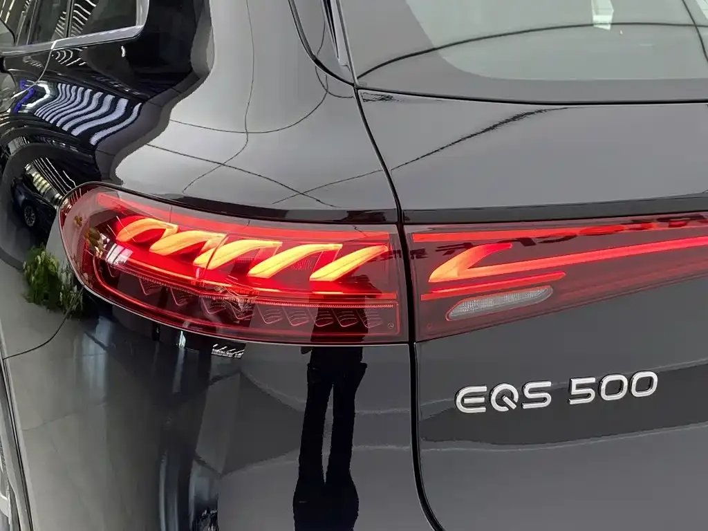 Mercedes-Benz EQS SUV — фото 9