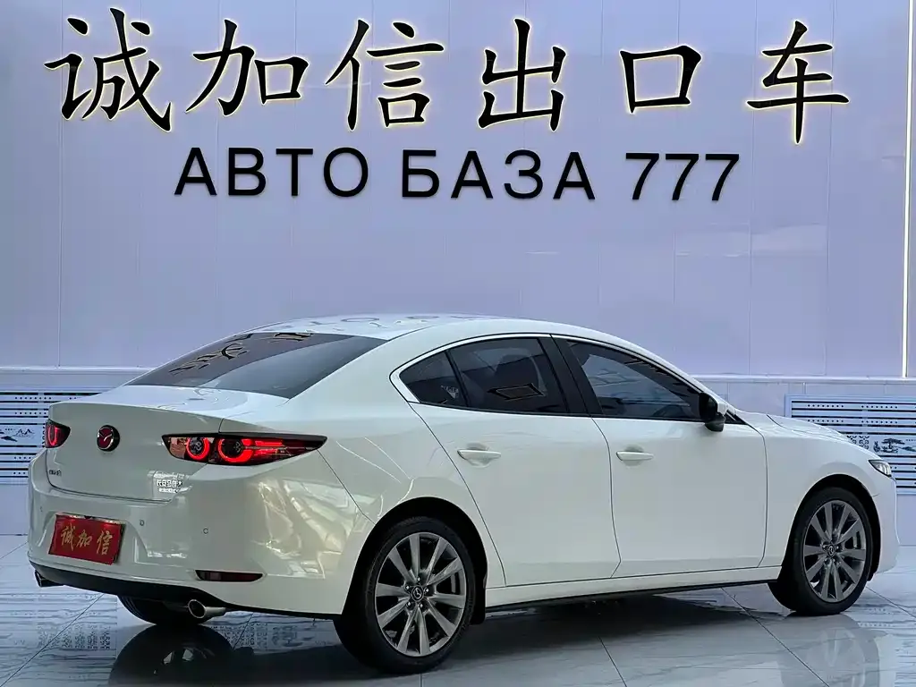 Mazda 3 Axela — фото 9